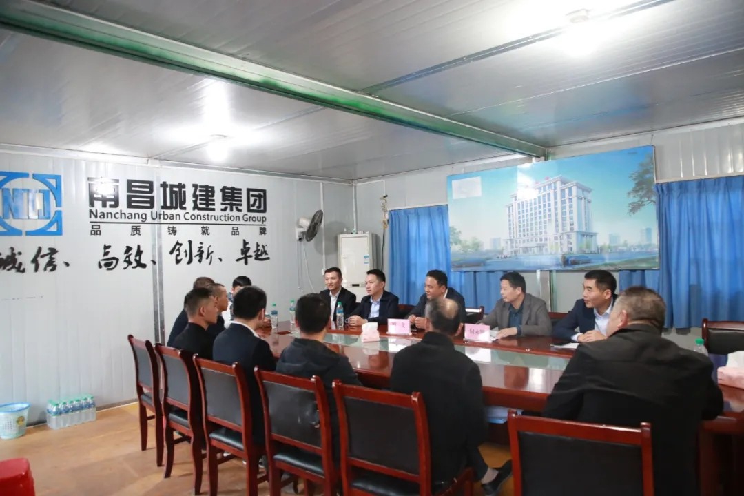 南昌城投集團(tuán)人武部開展傳承軍人精神，做集團(tuán)建設(shè)發(fā)展的“排頭兵”座談會